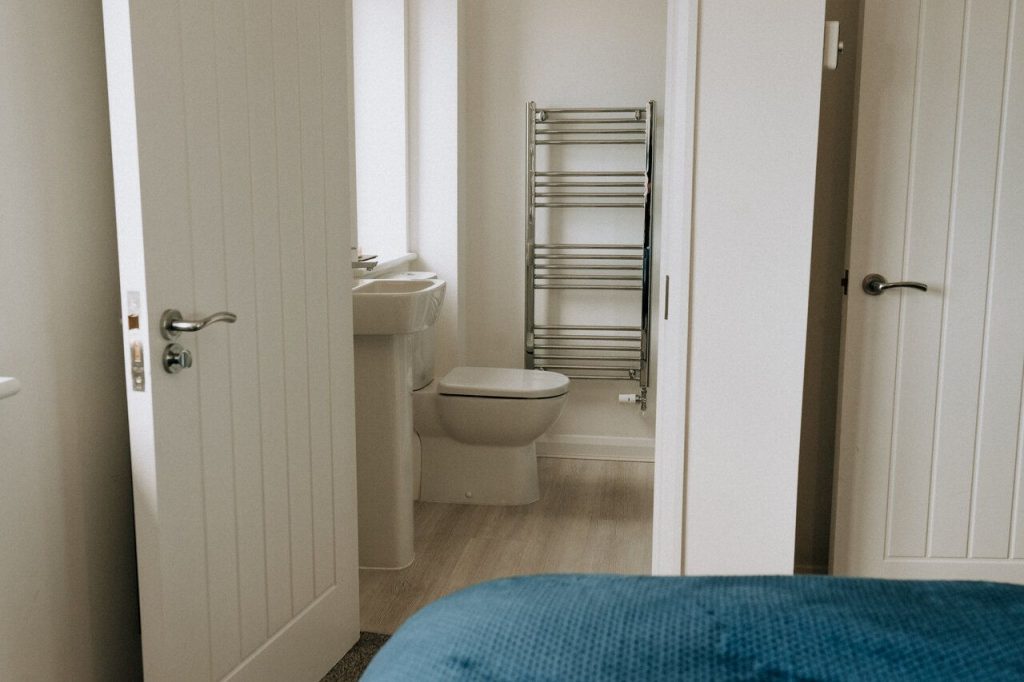 Ty Pendragon St Davids En Suite Shower