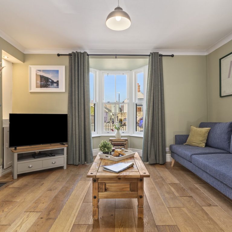 Tŷ Price image