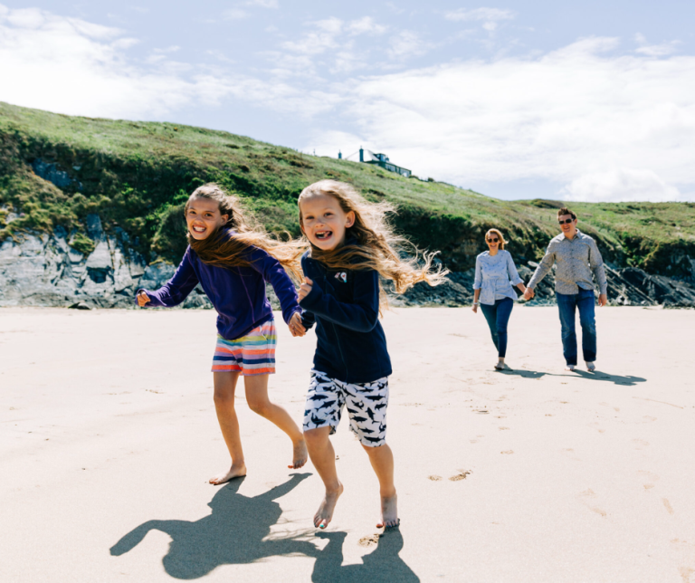 Family Beach, Easter