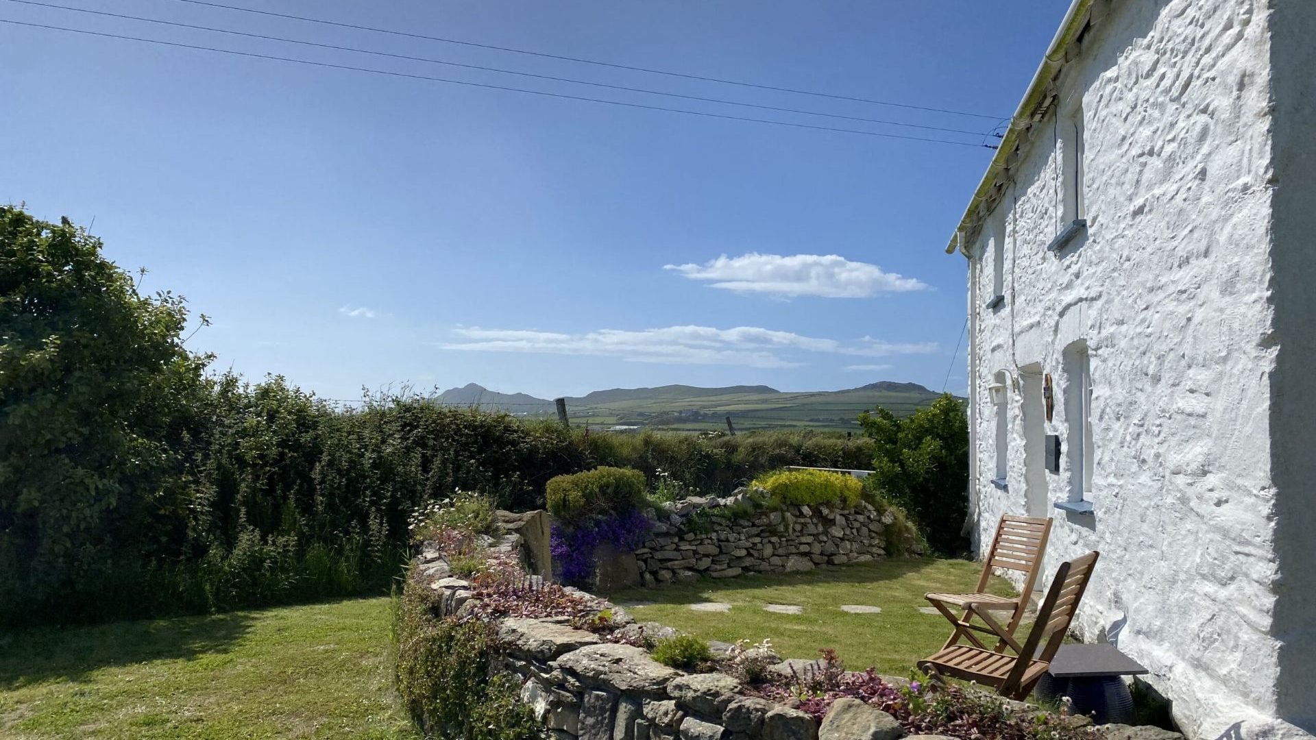 Ty Ganol St Davids Garden