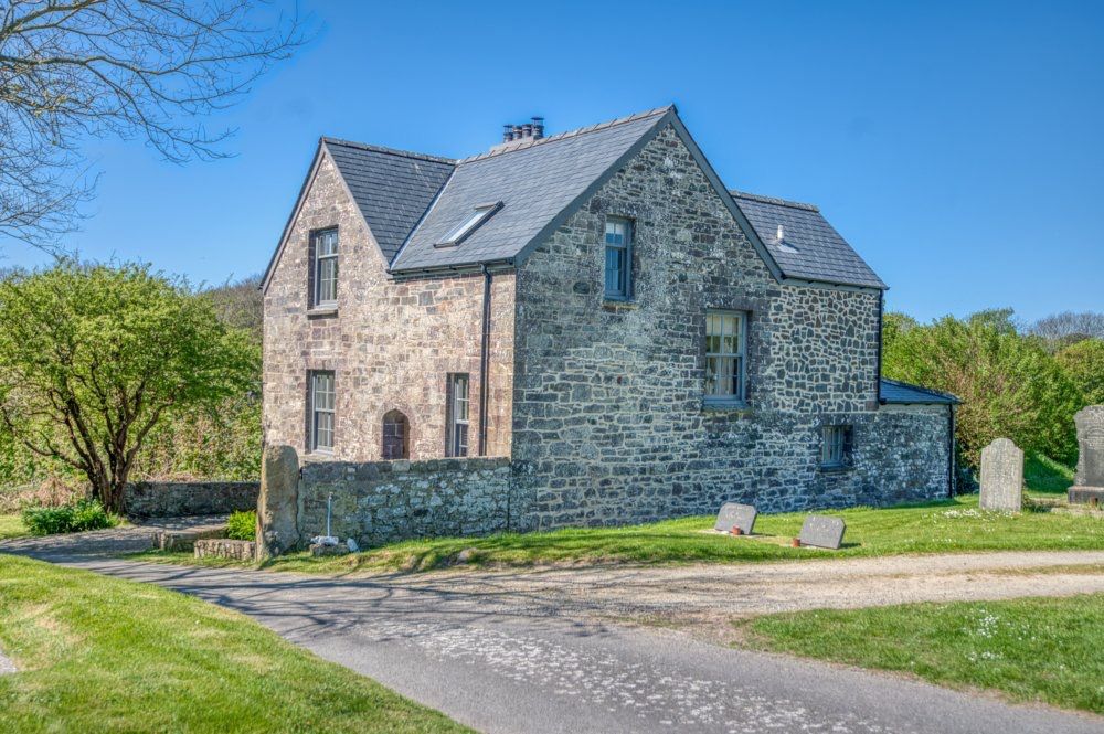 Tŷ’r Wennol image