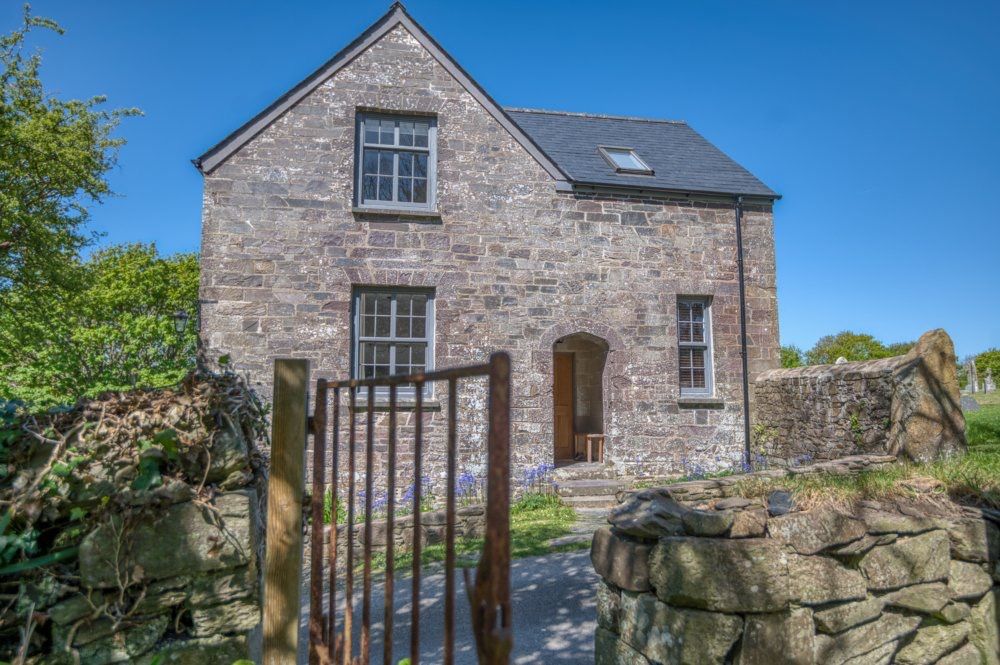 Tŷ’r Wennol image
