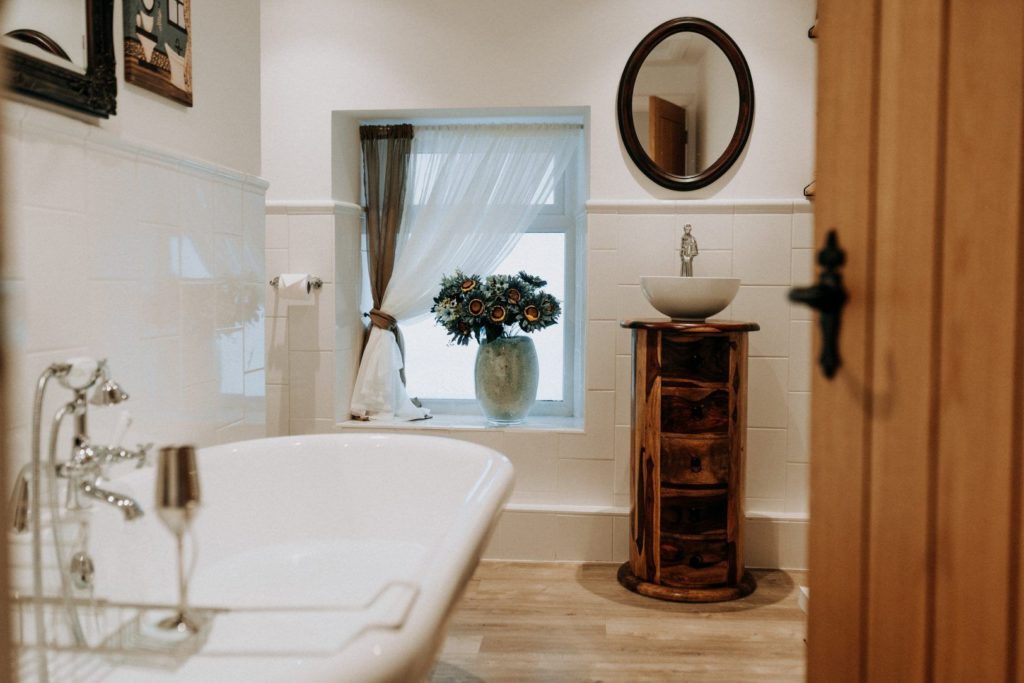 Ty Meini St Davids Bathroom 2