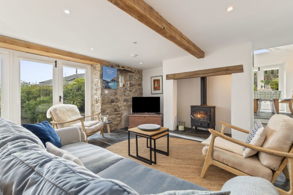 Yr Ydlan Abereiddy  Lounge and log burner 