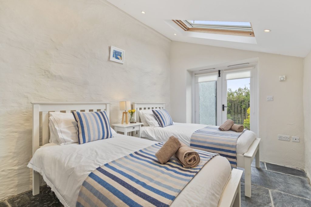 Yr Ydlan Abereiddy Twin Bedroom