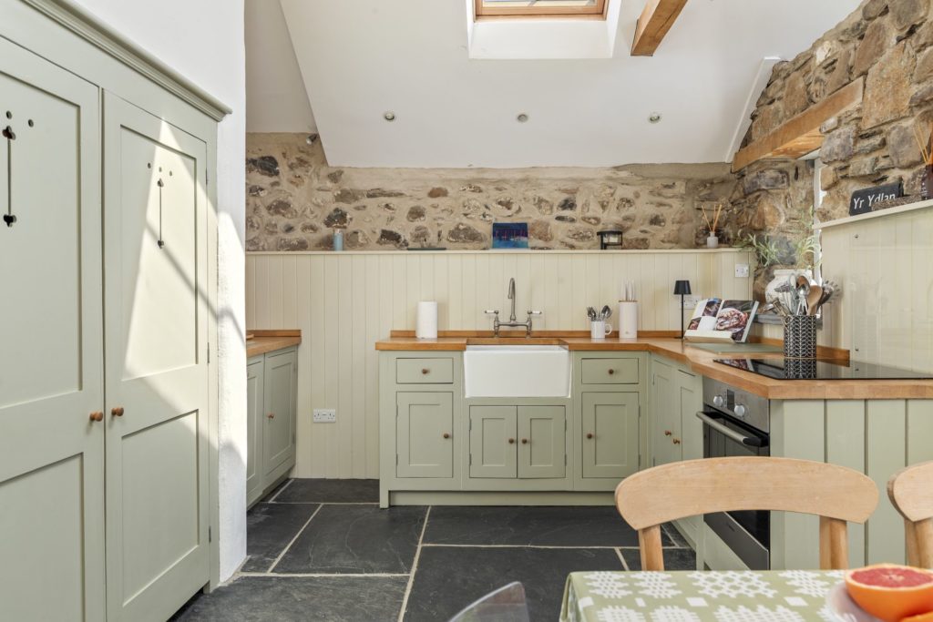 Yr Ydlan Abereiddy Kitchen 2