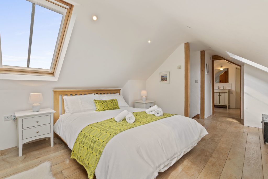 Yr Ydlan Abereiddy Master Bedroom