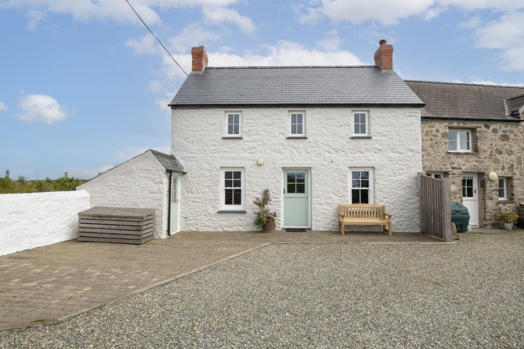 Summer Cottage Exterior
