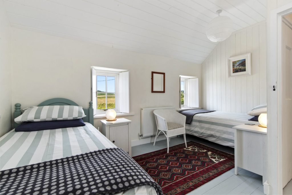 Summer Cottage Twin. Bedroom 2