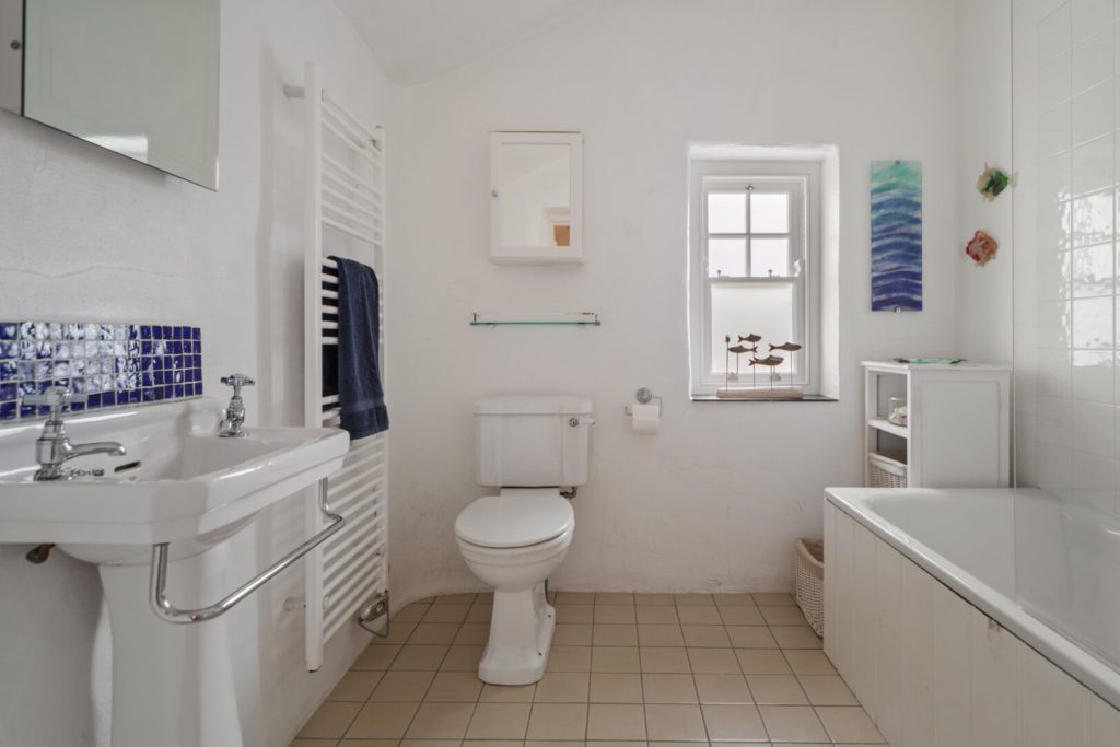 The Villa Abereiddy Bathroom