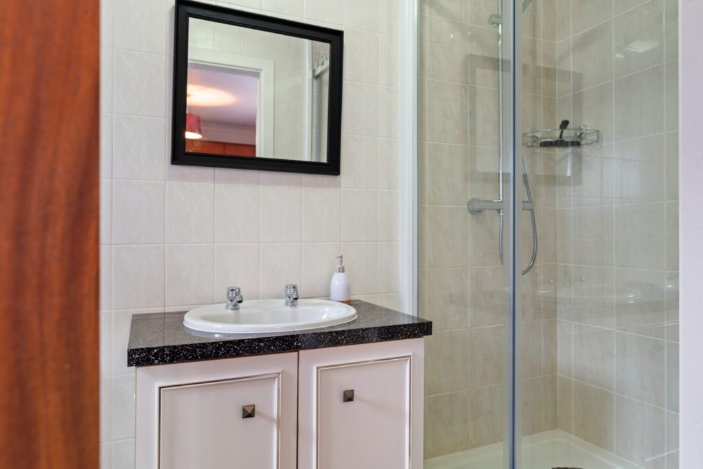 Ty Gwyn St Davids Shower Room
